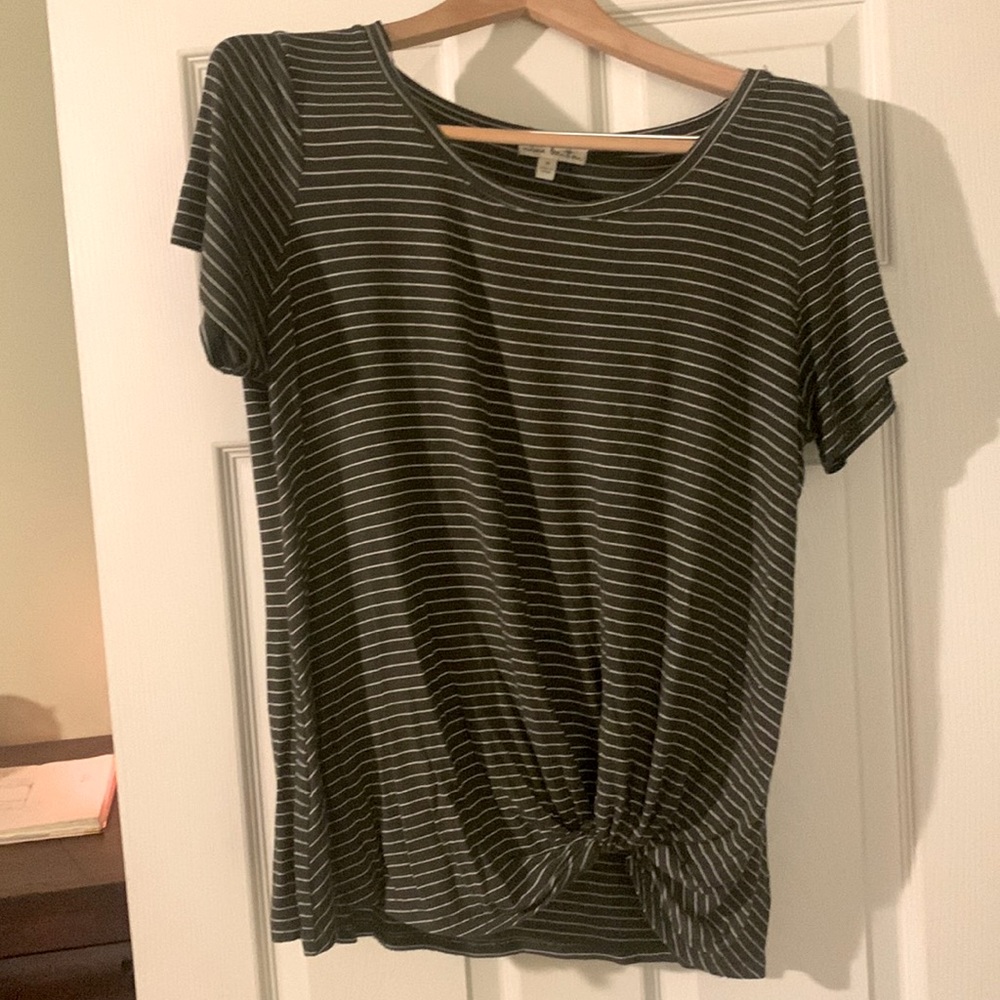 Front Knot Forest Green Short Sleeve Shirt